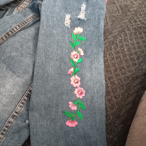 "I CAN BUY MYSELF FLOWERS," Customized Demin Jacket - Picture 13 of 17